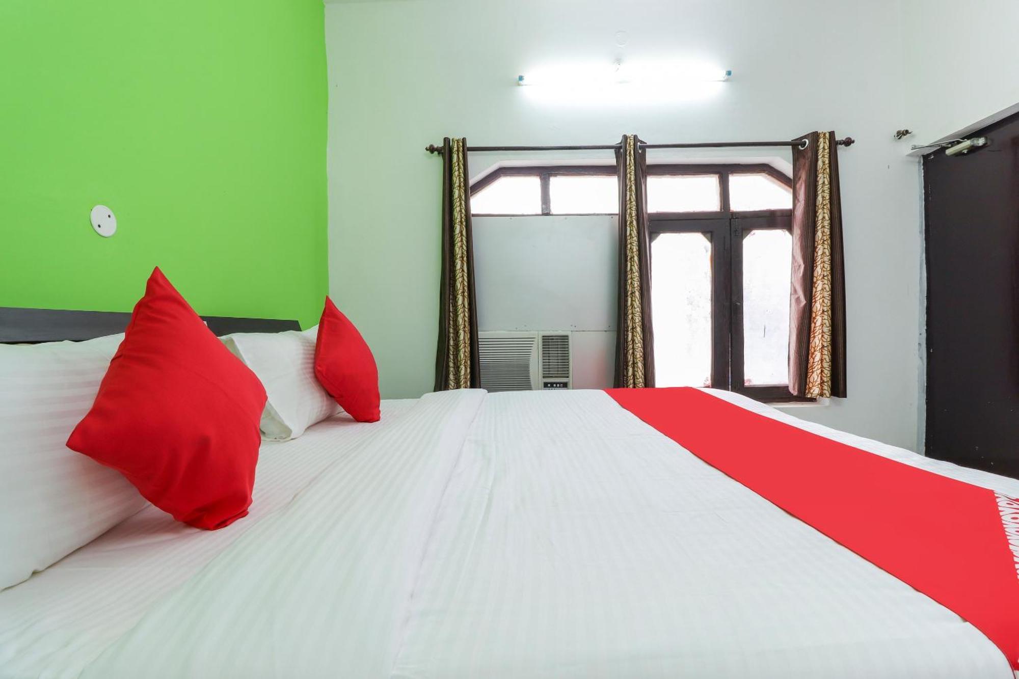 OYO 60739 Vedanta Rass Residency Hotell Lucknow Exteriör bild